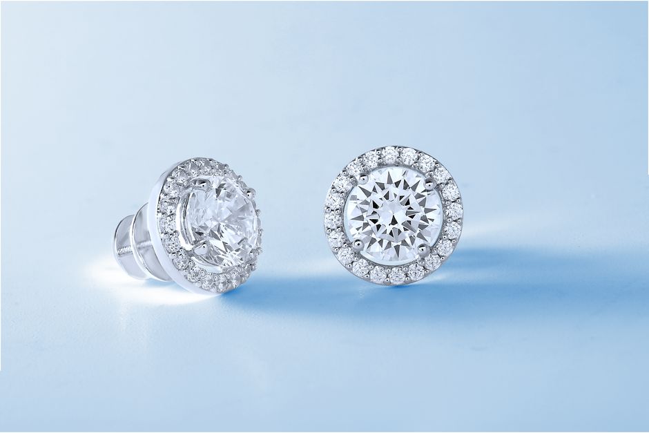 The Ultimate Guide to 1 Carat Diamond Earrings for Men