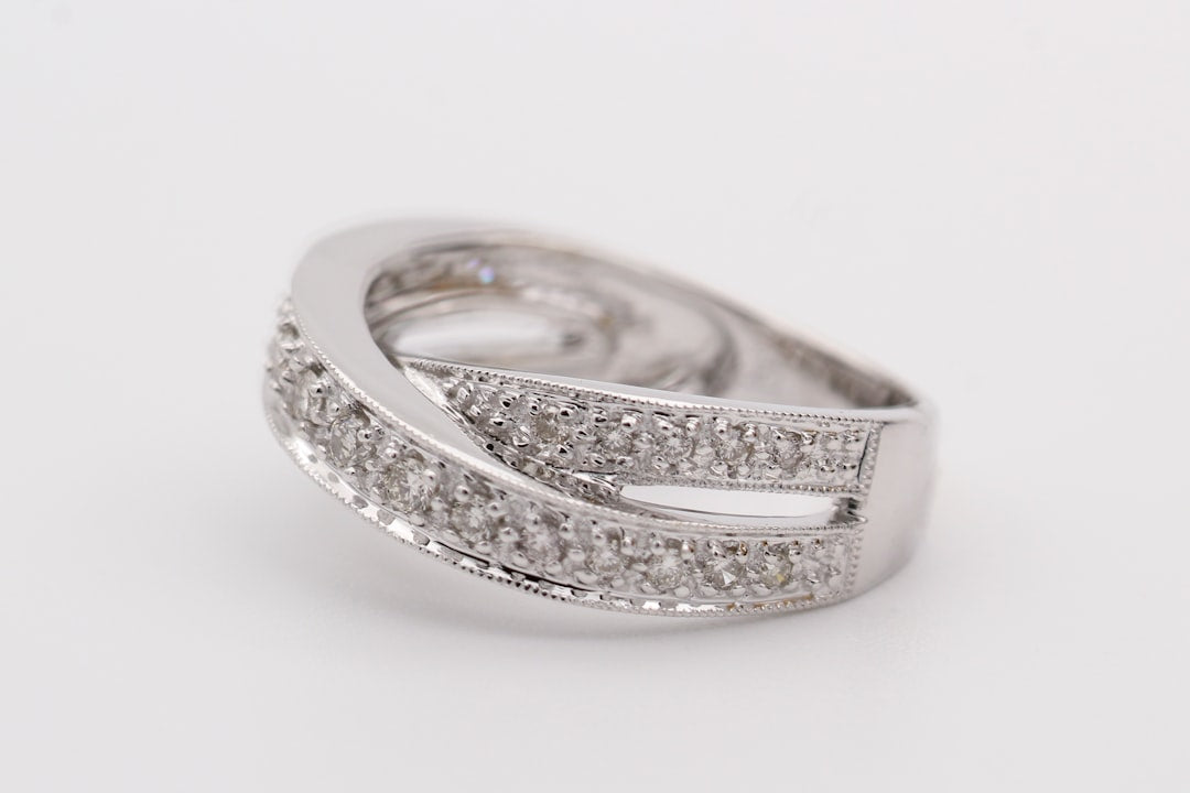 Why Lab Made Diamond Rings Are Stealing the Spotlight