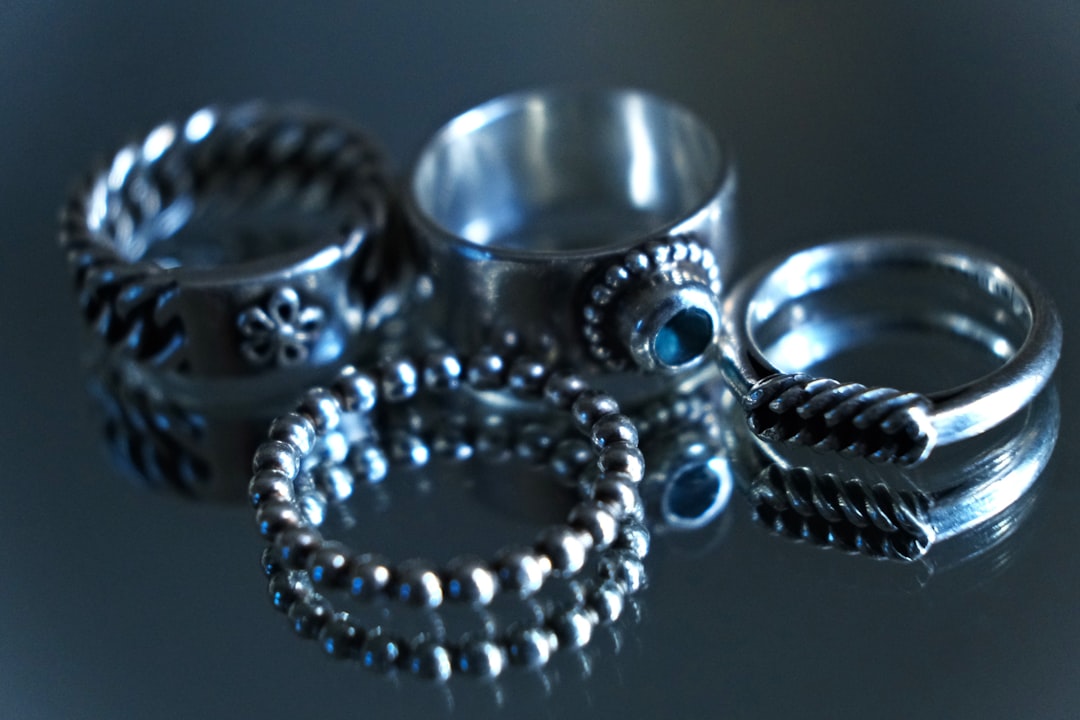 A Realistic Guide to Professional Jewelry Polishing and Scratch Removal