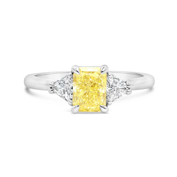 Three Stone Diamond Ring - EE322