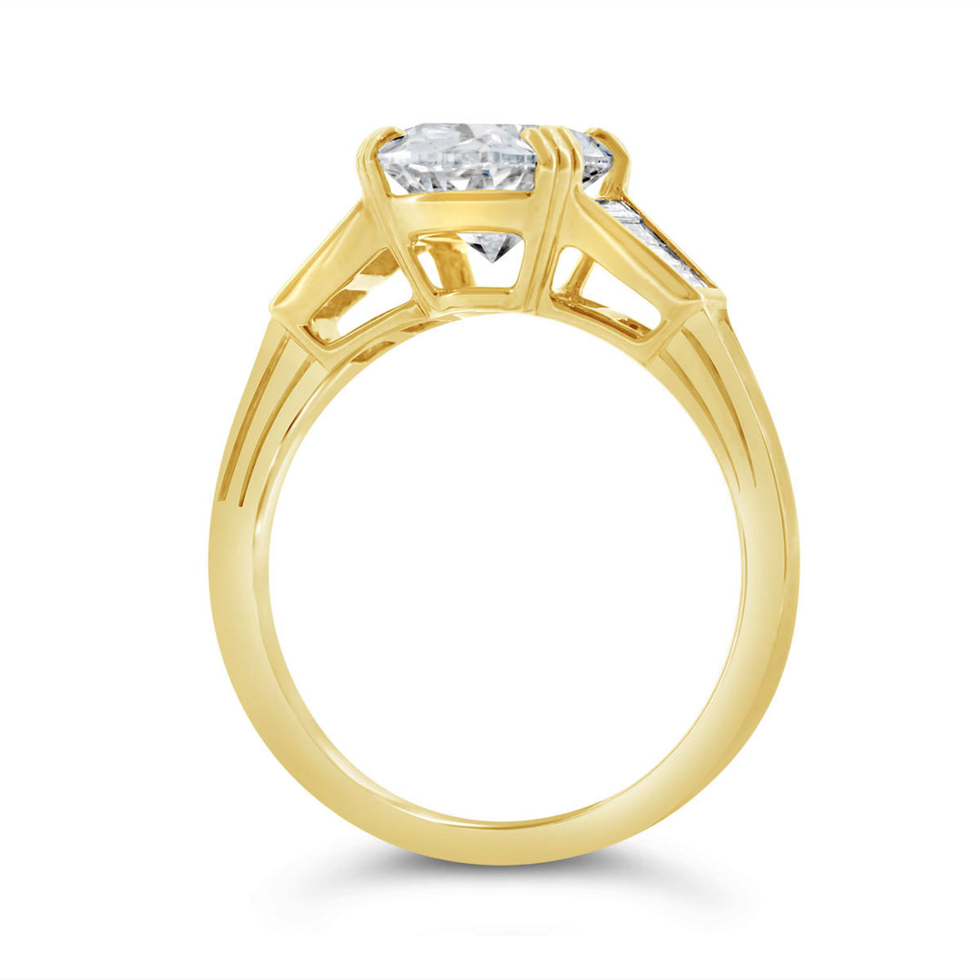 Ladies Diamond Ring with 8 Nat. BAG