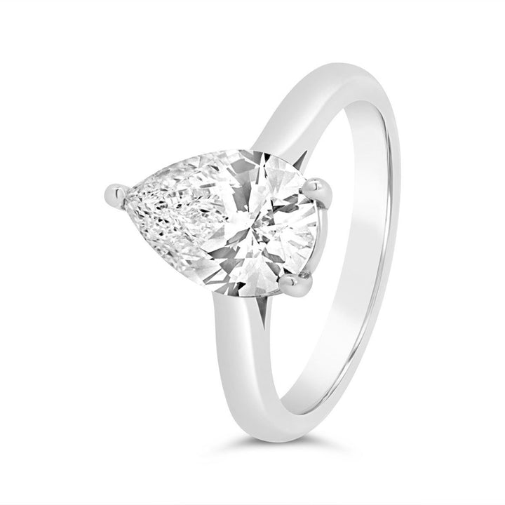 Solitire Diamond Engagement Ring with Basket
