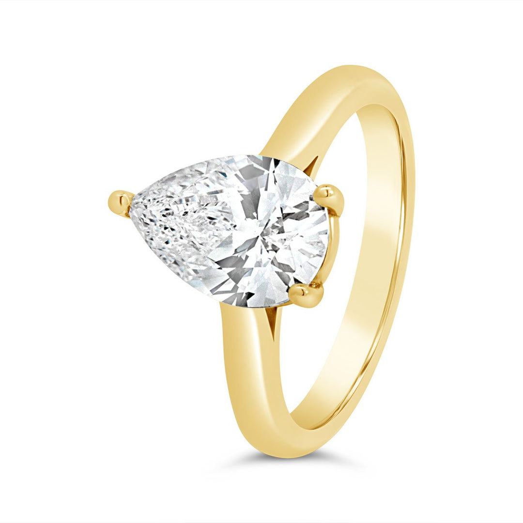 Solitire Diamond Engagement Ring with Basket